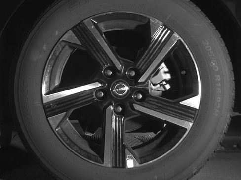 Used 2025 Nissan Sentra SV FWD image 14