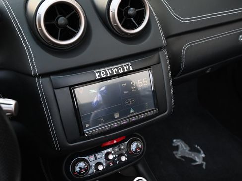 Used 2010 Ferrari California RWD image 34