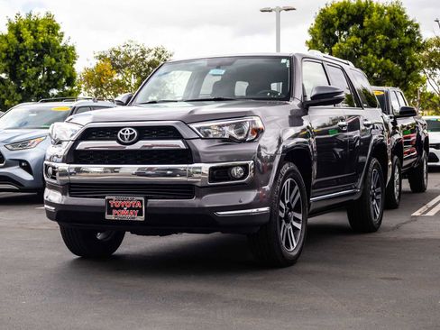 Used 2018 Toyota 4Runner Limited AWD/4WD image 3