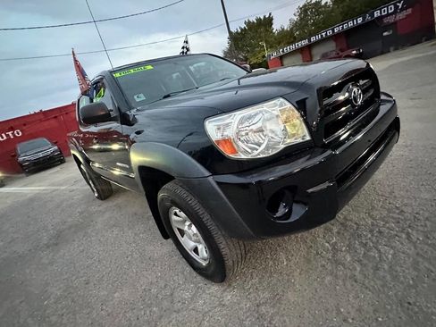 Used 2008 Toyota Tacoma PreRunner image 2