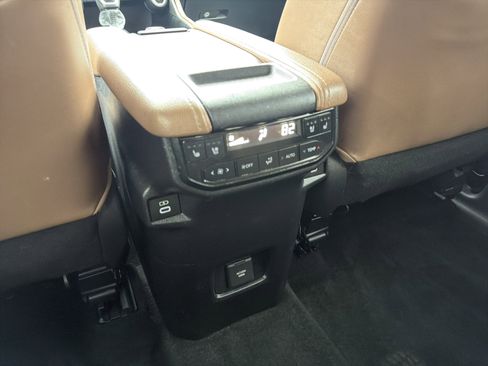 Used 2024 Toyota Grand Highlander Platinum image 17