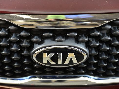 Used 2017 Kia Sorento LX image 15