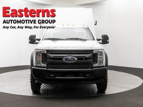 Used 2017 Ford F550 2WD Regular Cab Super Duty image 2