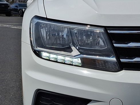 Used 2019 Volkswagen Tiguan SE image 9