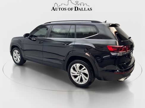 Used 2023 Volkswagen Atlas SE w/ Panoramic Sunroof Package FWD image 9