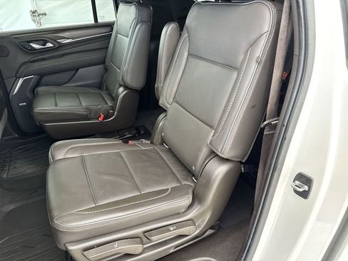 Used 2021 GMC Yukon XL Denali w/ Denali Premium Package image 26