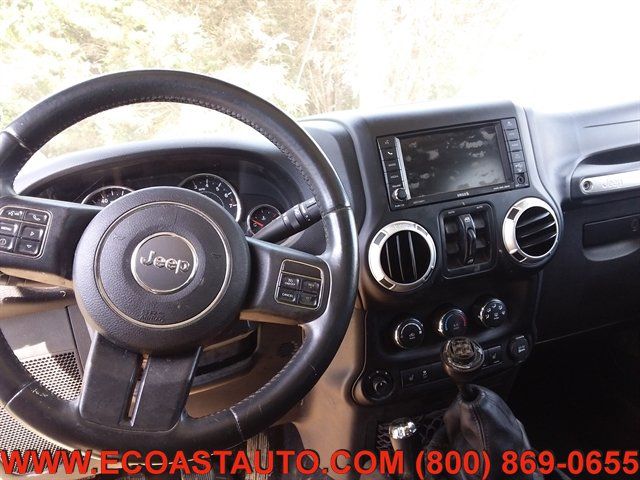 Used 2013 Jeep Wrangler Unlimited Sahara w/ Dual Top Group AWD/4WD image 11