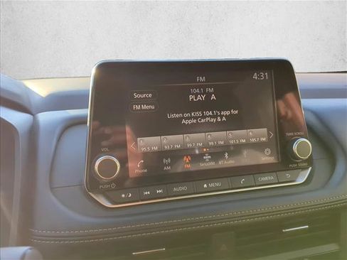 Used 2023 Nissan Rogue SV image 10