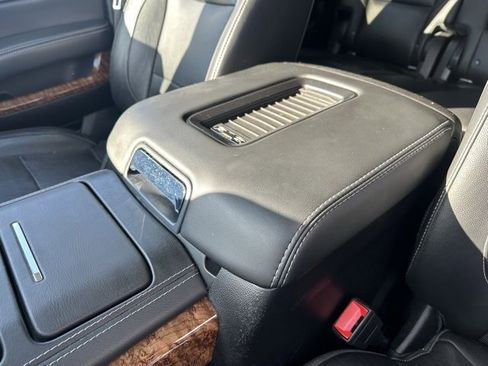 Certified 2020 Chevrolet Suburban Premier w/ Premier 6.2L Value Package image 13