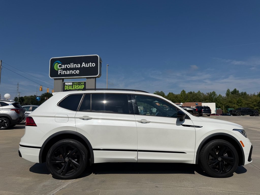 Used 2023 Volkswagen Tiguan SE R-Line FWD image 5