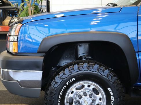Used 2004 Chevrolet Silverado 2500 LT w/ Skid Plate Package AWD/4WD image 44