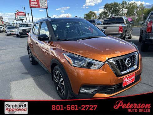 Used 2019 Nissan Kicks SR image 1