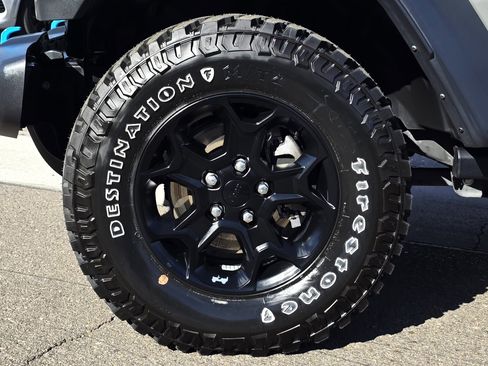 Certified 2023 Jeep Wrangler Unlimited image 9