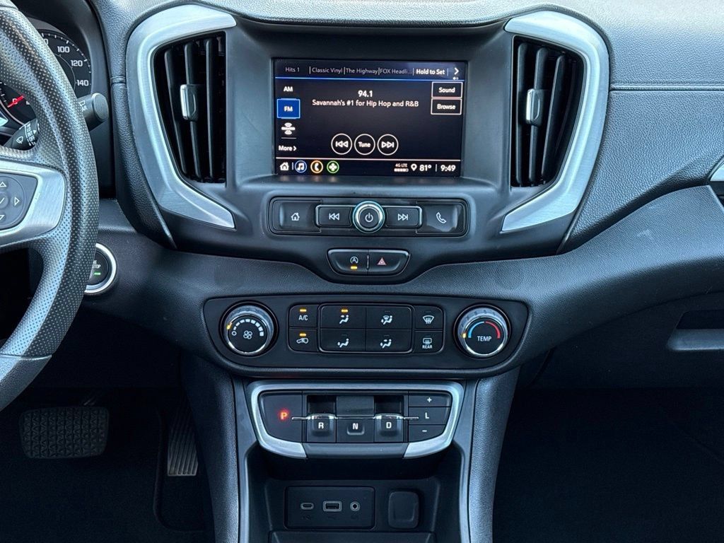 Used 2024 GMC Terrain SLE FWD image 32