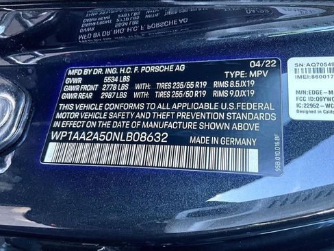 Used 2022 Porsche Macan w/ Premium Package Plus AWD/4WD image 43