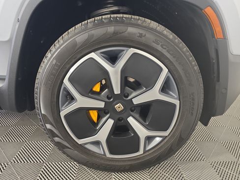 Used 2024 Rivian R1T Adventure AWD/4WD image 12