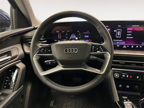 Used 2025 Audi Q5 Premium image 12