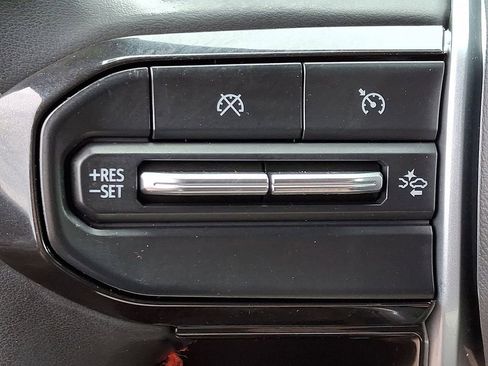 Used 2024 Chevrolet Colorado Z71 w/ Z71 Convenience Package 2 AWD/4WD image 21