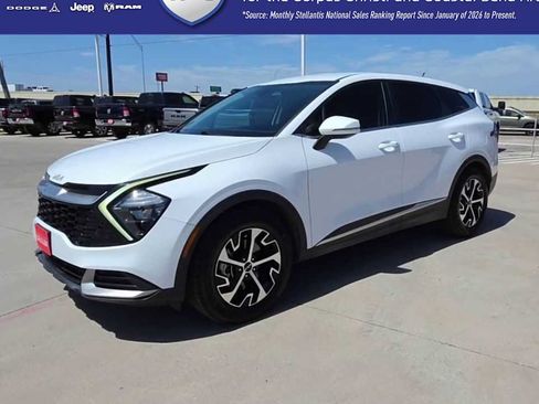 Used 2023 Kia Sportage EX FWD image 4