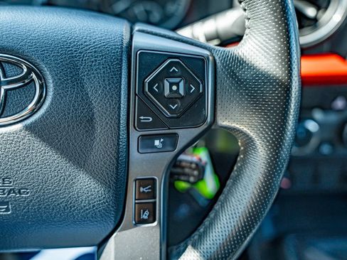 Used 2019 Toyota Tacoma TRD Off-Road AWD/4WD image 20