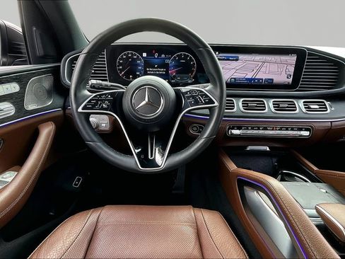 Used 2024 Mercedes-Benz GLE 350 4MATIC w/ Driver Assistance Package image 8