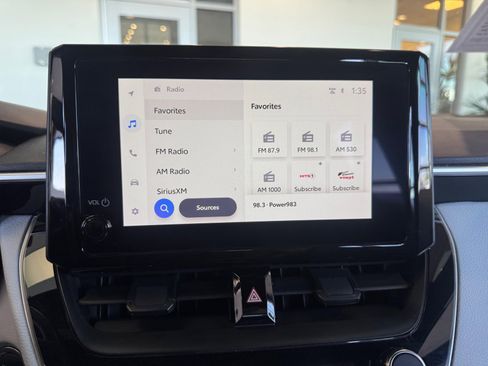 Certified 2025 Toyota Corolla SE w/ Convenience Package image 28