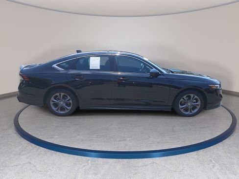 Used 2024 Honda Accord EX image 4