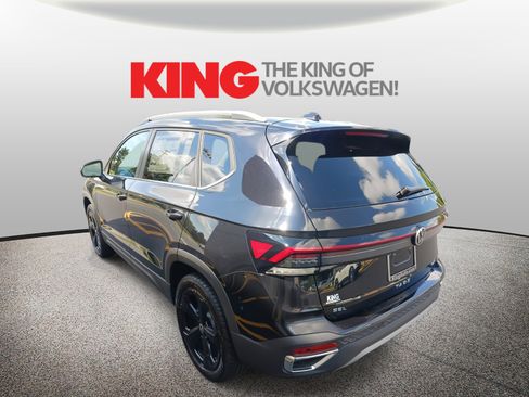 New 2025 Volkswagen Taos SEL image 5