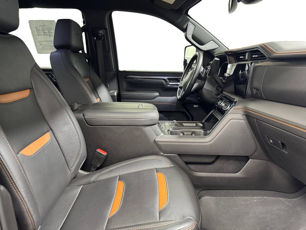 Used 2024 GMC Sierra 2500 AT4 AWD/4WD image 17