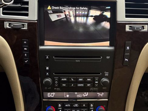 Used 2009 Cadillac Escalade AWD image 28