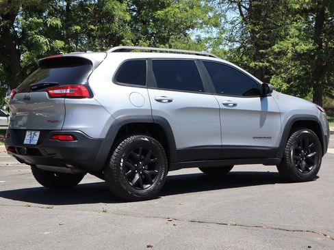 Used 2015 Jeep Cherokee Trailhawk w/ Trailer Tow Group AWD/4WD image 5