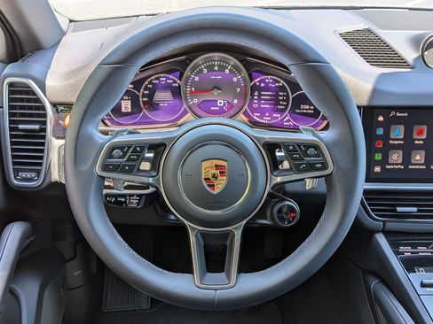 Used 2023 Porsche Cayenne Platinum Edition AWD/4WD image 7