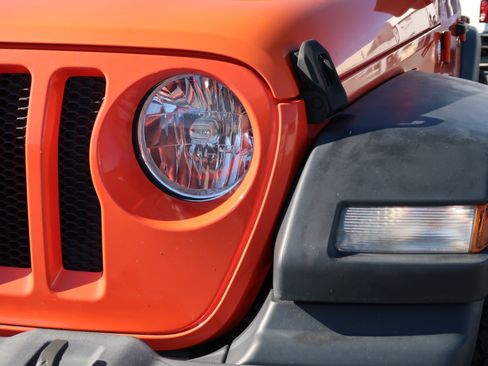 Used 2018 Jeep Wrangler Unlimited Sport S image 17