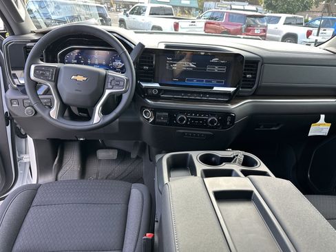 Used 2025 Chevrolet Silverado 2500 LT w/ Convenience Package image 12