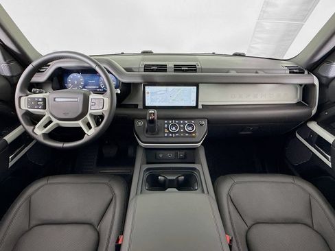 Used 2024 Land Rover Defender 110 SE AWD/4WD image 9