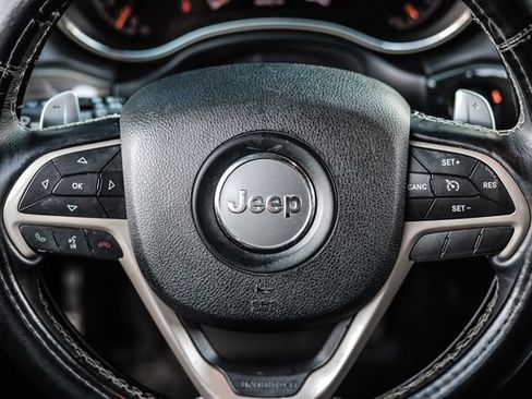 Used 2017 Jeep Grand Cherokee Overland AWD/4WD image 31