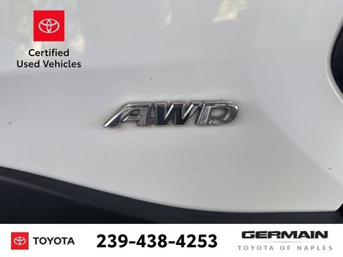 Used 2021 Toyota RAV4 LE AWD/4WD image 4