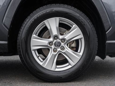 Used 2019 Toyota RAV4 XLE w/ Convenience Package image 17