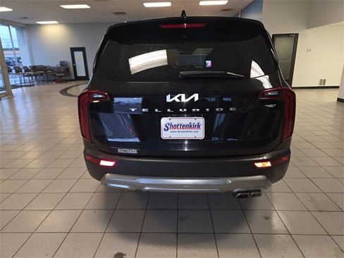 Used 2022 Kia Telluride S image 7