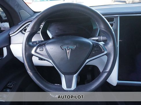 Used 2018 Tesla Model X 100D image 3