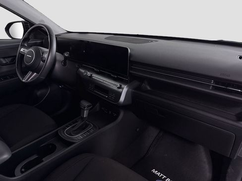 Certified 2025 Hyundai Kona SEL image 30