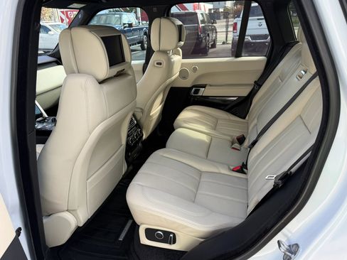 Used 2016 Land Rover Range Rover HSE image 21