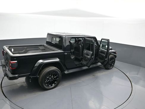 Used 2022 Jeep Gladiator Overland image 46