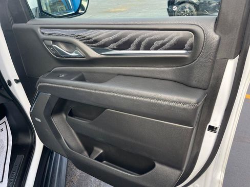 Used 2023 GMC Yukon Denali image 33