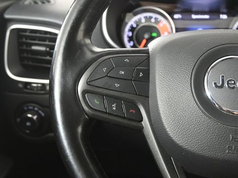 Used 2020 Jeep Cherokee Trailhawk w/ Cold Weather Group image 34