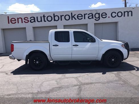 Used 2016 Nissan Frontier SV AWD/4WD image 1