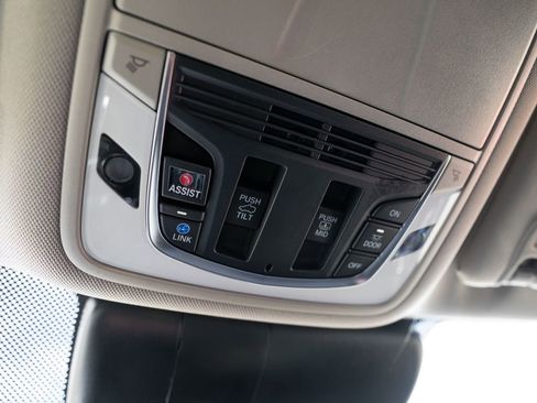 Certified 2025 Acura RDX w/ Technology Package image 37