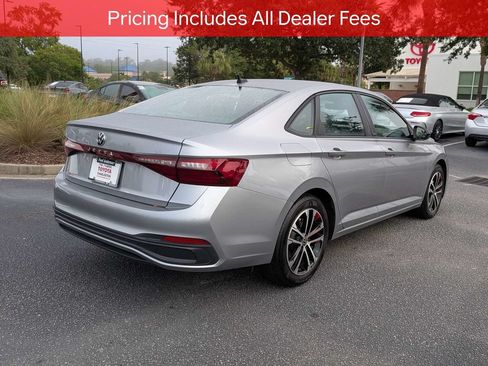 Used 2025 Volkswagen Jetta Sport FWD image 4
