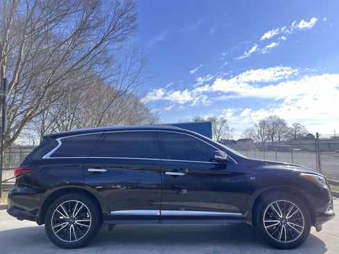Used 2018 INFINITI QX60 Base 4dr SUV w/ Premium Plus Package image 4
