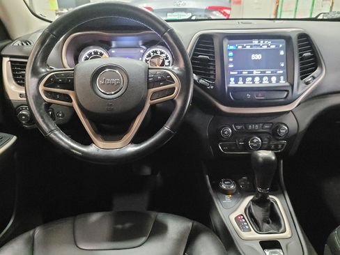 Used 2018 Jeep Cherokee Limited AWD/4WD image 22